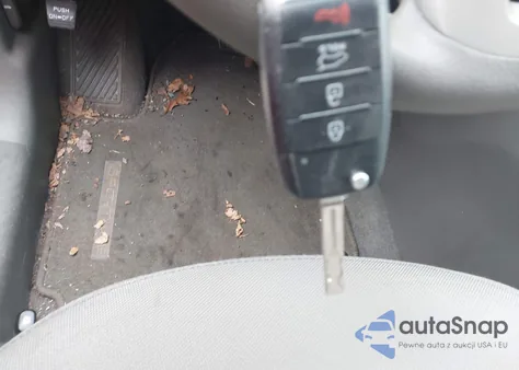 2015 Kia Sportage Lx z USA, uszkodzony, nr VIN KNDPBCAC2F7680602